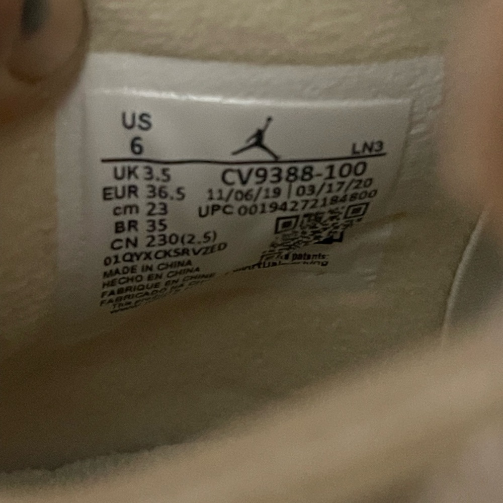 Off-White x Wmns Air Jordan 4 Retro SP 'Sail'. - Picture 11 of 15